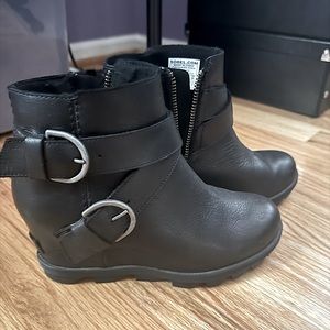 WOMEN'S JOAN OF ARCTIC™ WEDGE II BUCKLE BOOTIE